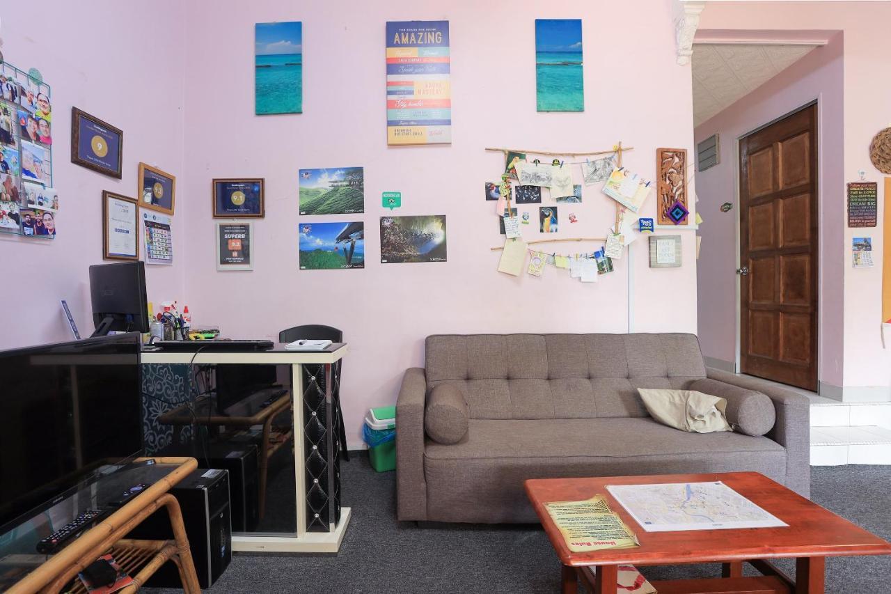 Oyo Home 90229, 3 Little Birds Homestay 4Bhk Malacca Екстер'єр фото