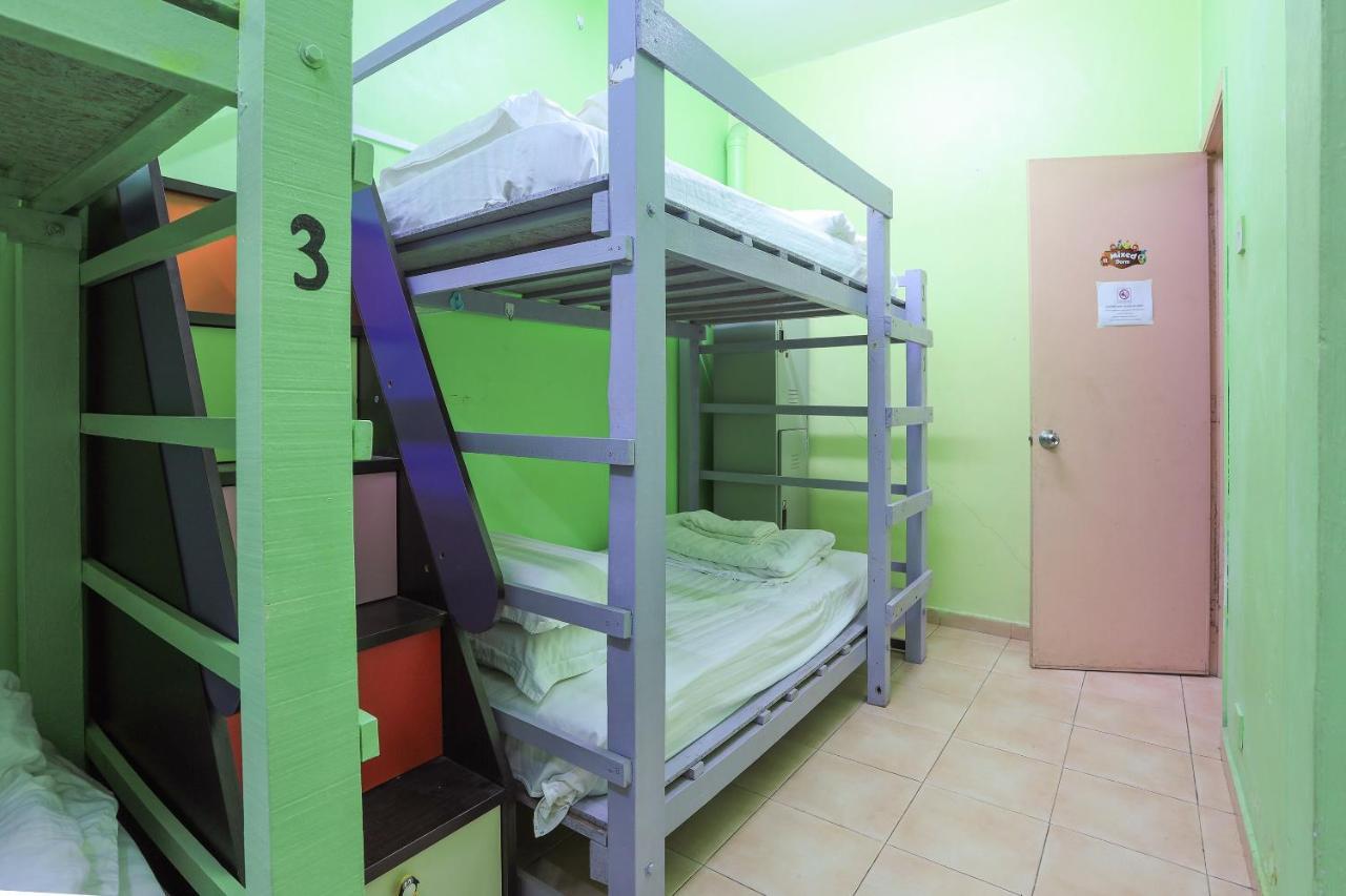 Oyo Home 90229, 3 Little Birds Homestay 4Bhk Malacca Екстер'єр фото
