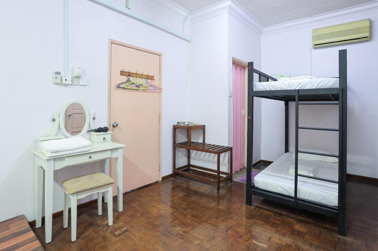 Oyo Home 90229, 3 Little Birds Homestay 4Bhk Malacca Екстер'єр фото