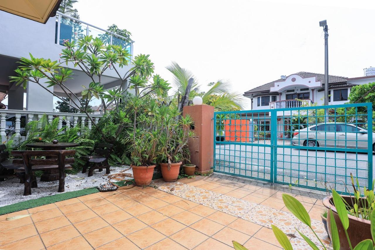 Oyo Home 90229, 3 Little Birds Homestay 4Bhk Malacca Екстер'єр фото