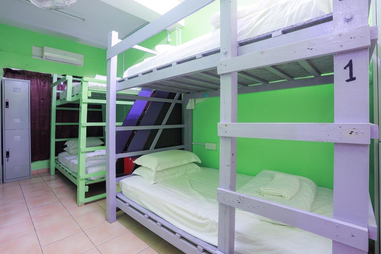 Oyo Home 90229, 3 Little Birds Homestay 4Bhk Malacca Екстер'єр фото
