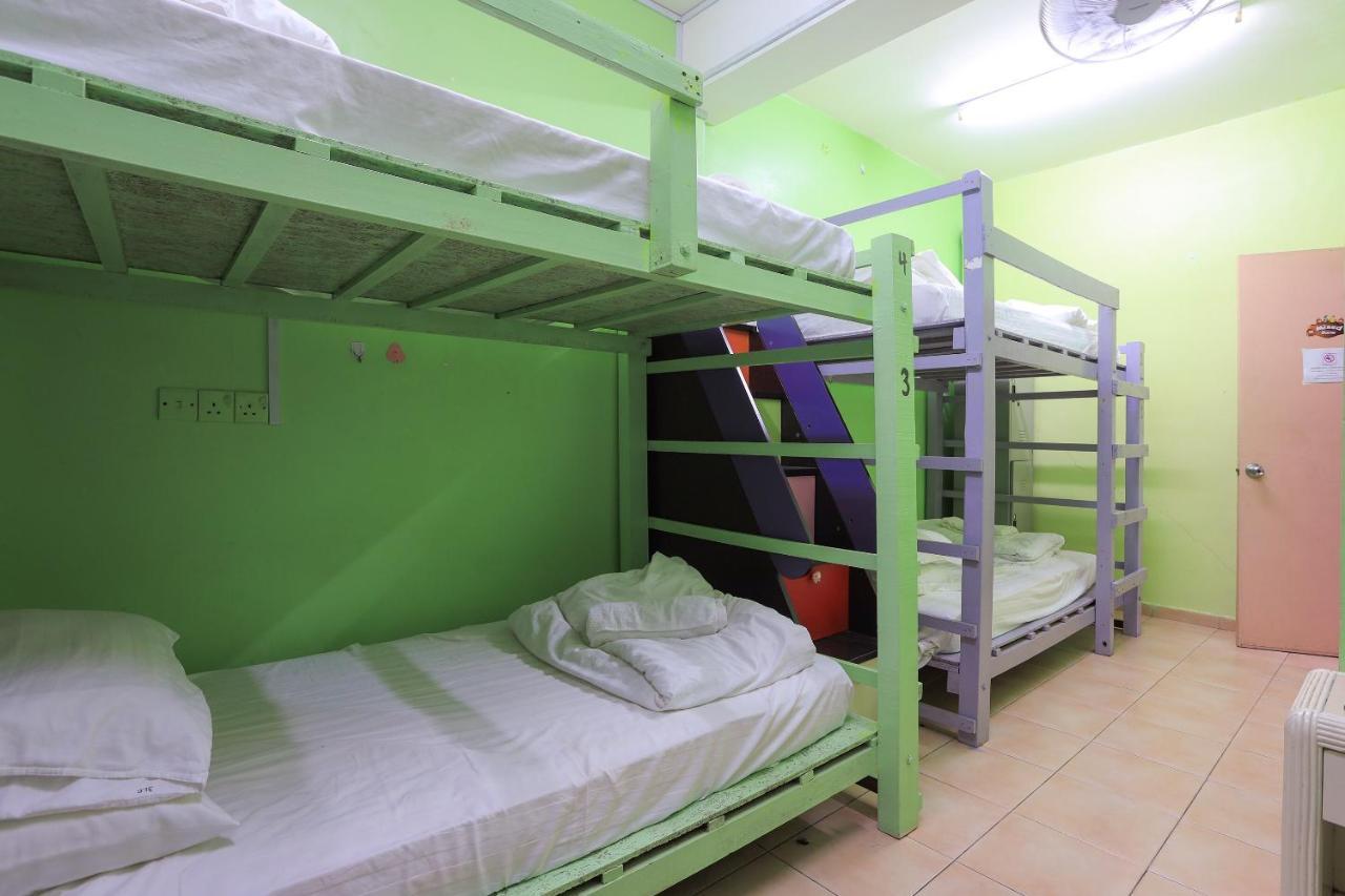 Oyo Home 90229, 3 Little Birds Homestay 4Bhk Malacca Екстер'єр фото