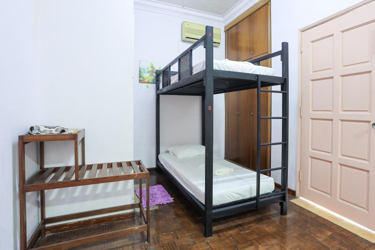 Oyo Home 90229, 3 Little Birds Homestay 4Bhk Malacca Екстер'єр фото