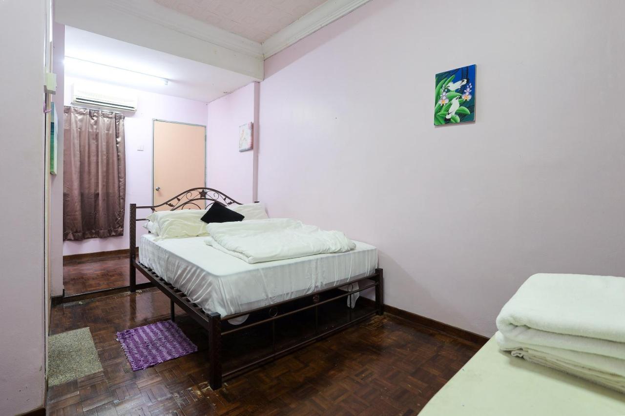 Oyo Home 90229, 3 Little Birds Homestay 4Bhk Malacca Екстер'єр фото