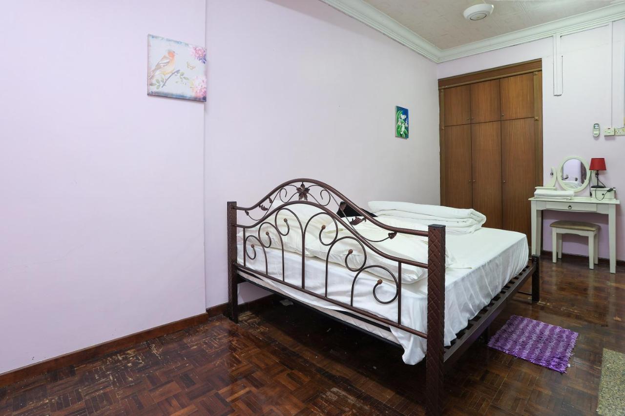 Oyo Home 90229, 3 Little Birds Homestay 4Bhk Malacca Екстер'єр фото