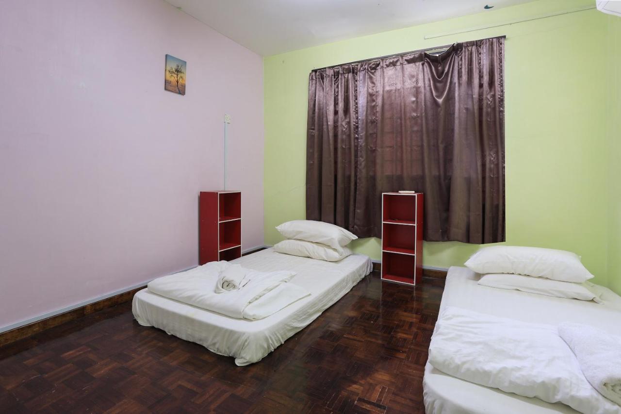 Oyo Home 90229, 3 Little Birds Homestay 4Bhk Malacca Екстер'єр фото